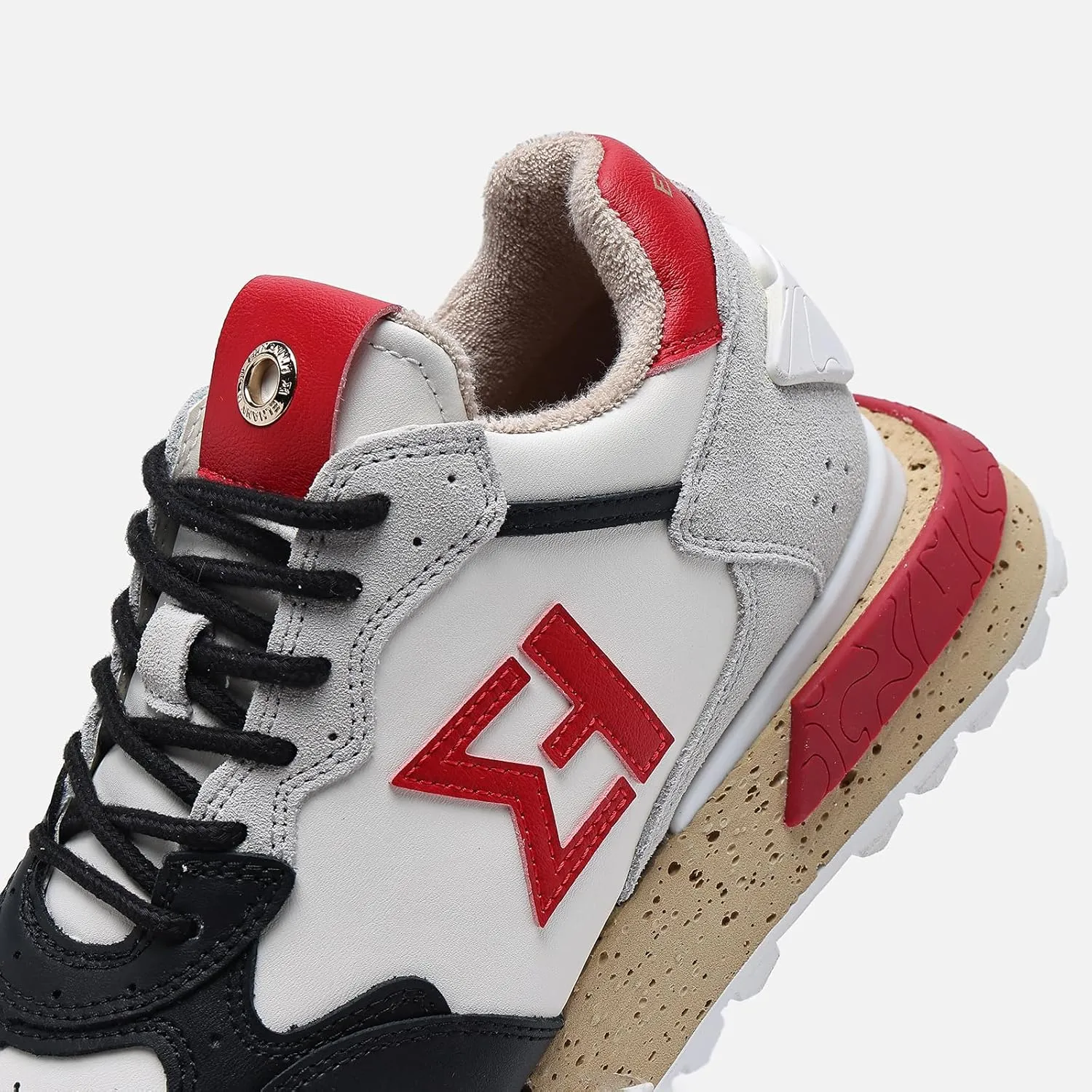 ELHANN.H The NSJ Sneakers Mix of Modernity & Graphic, with a Dynamics Touch.