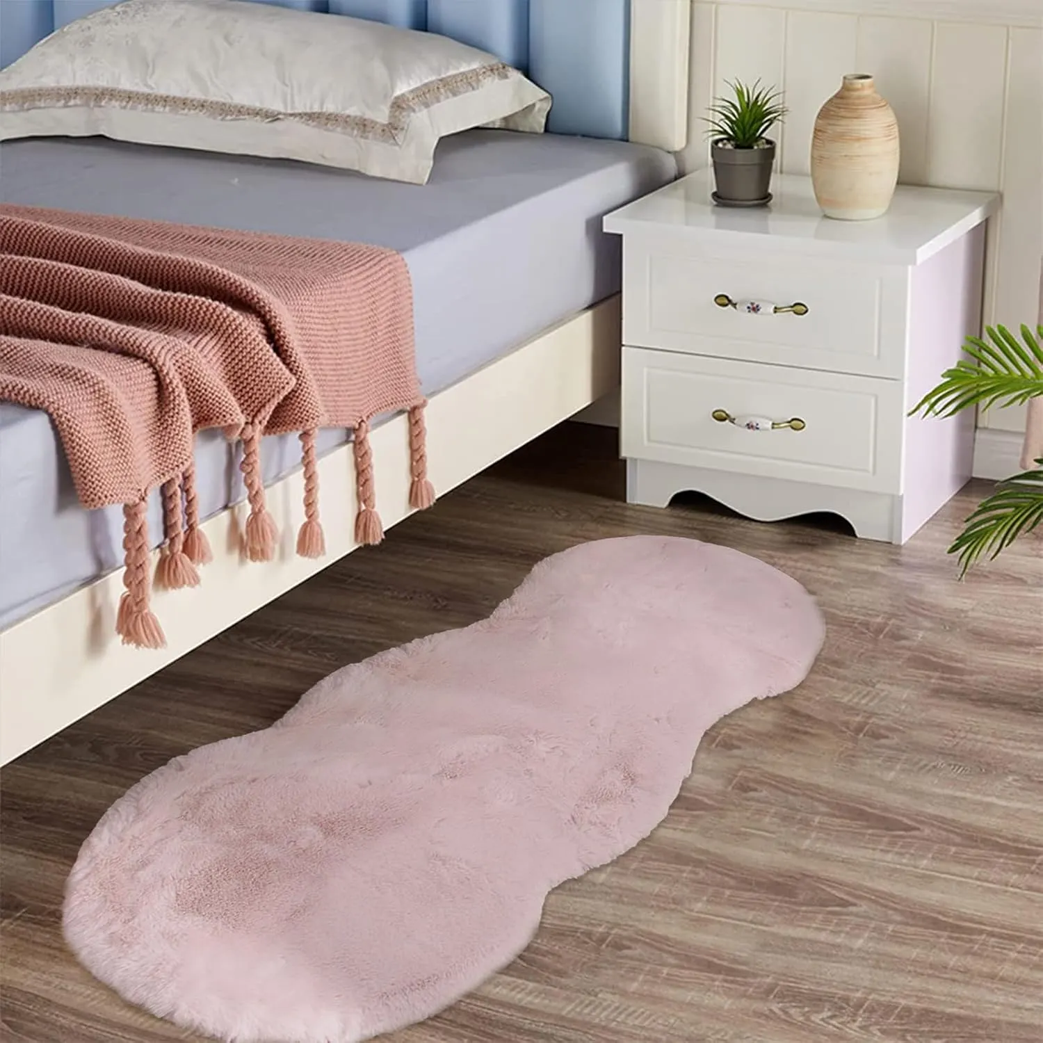 Latepis 2x4 Light Pink Faux Rabbit Rugs for Bedroom Girls Non-Slip Washable Shag Furry Accent Rug for Living Room Sofa Kids Room Nursery and Dorm