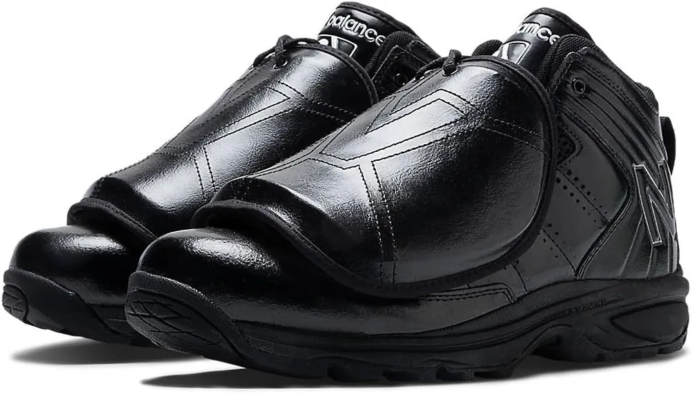 New Balance Men's 460 V3 Umpire Mid-Cut Baseball Shoe