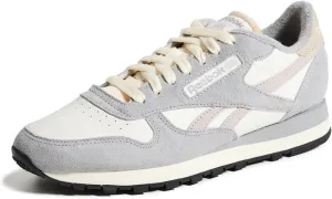 Reebok Unisex Classic Leather Sneakers Legacy, Chalk/Grey 3/Moonstone, 9.5 US Men