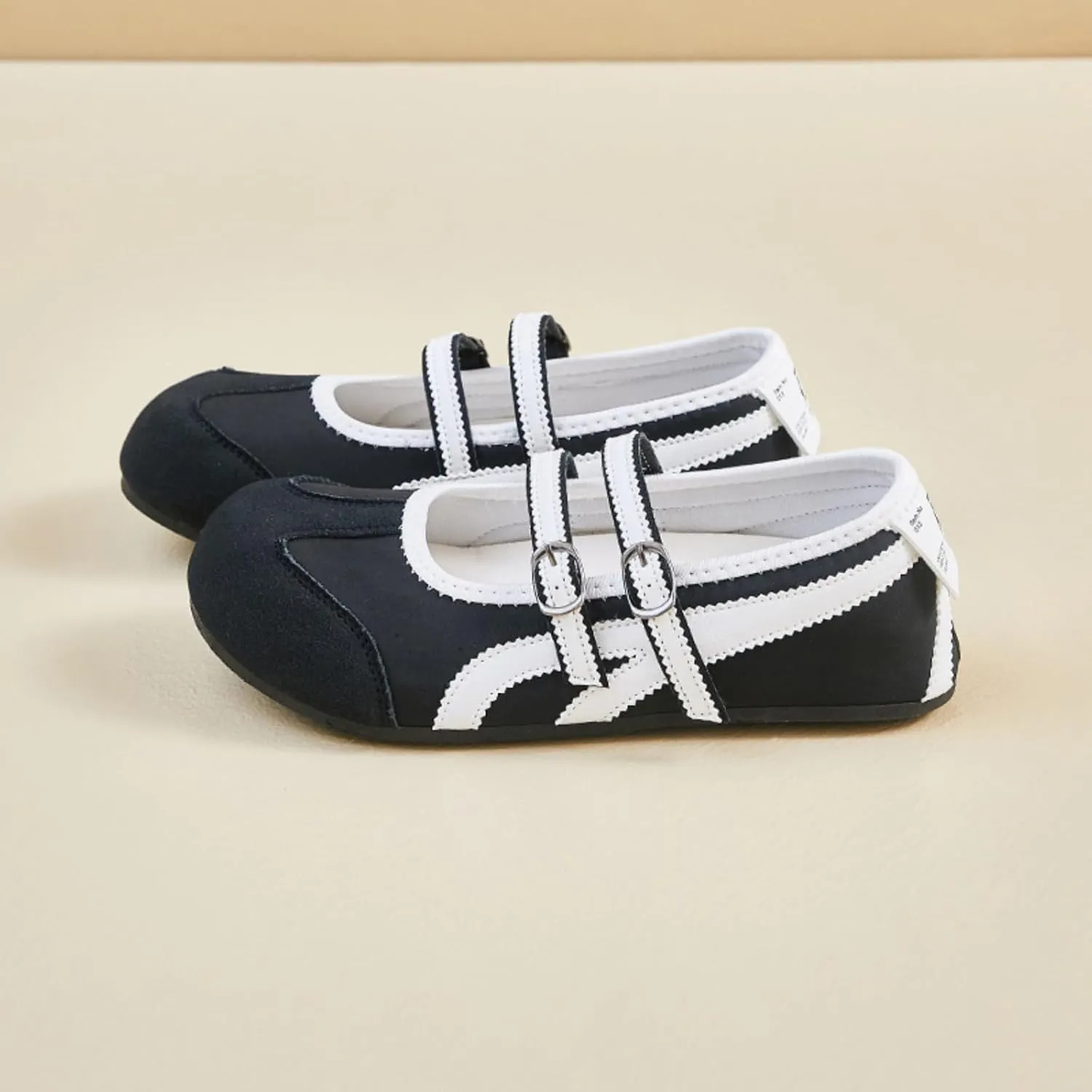 Retro Sneakers Women Mary Jane Flat Shoes Y2K Aesthetic 0.8" Casual Outfit Cute Walking Shoes