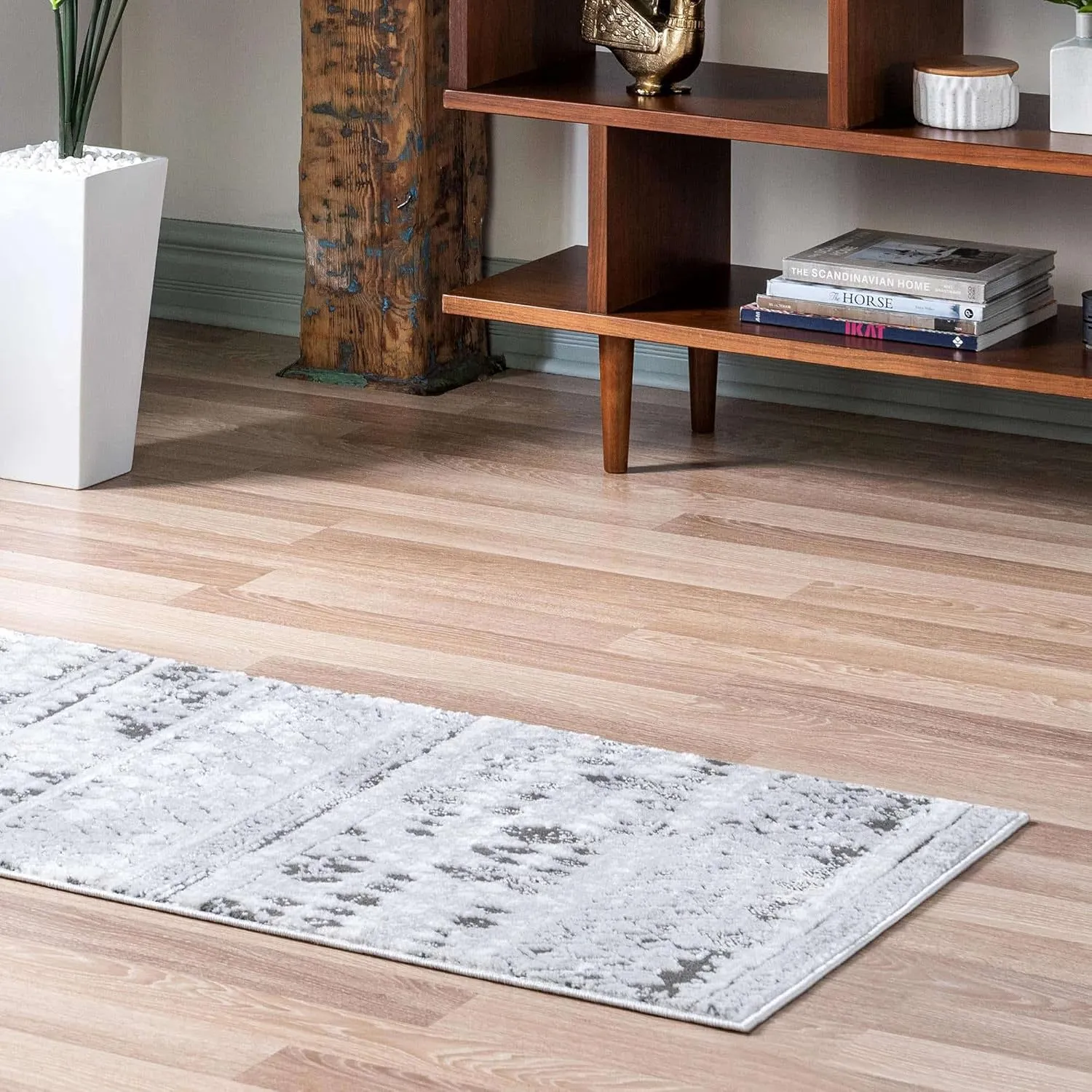 Rugs.com Leipzig Collection Runner Rug – 6 Ft Runner Gray Low-Pile Rug Perfect for Hallways, Entryways